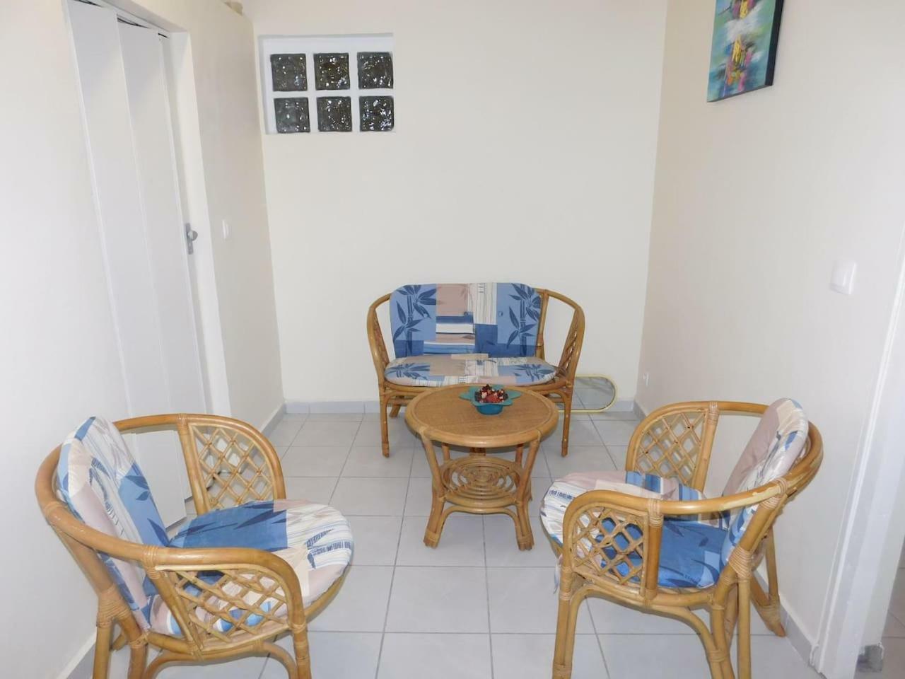 Charmant Petit T2 Dans Maison Vieux-Bourg Luaran gambar